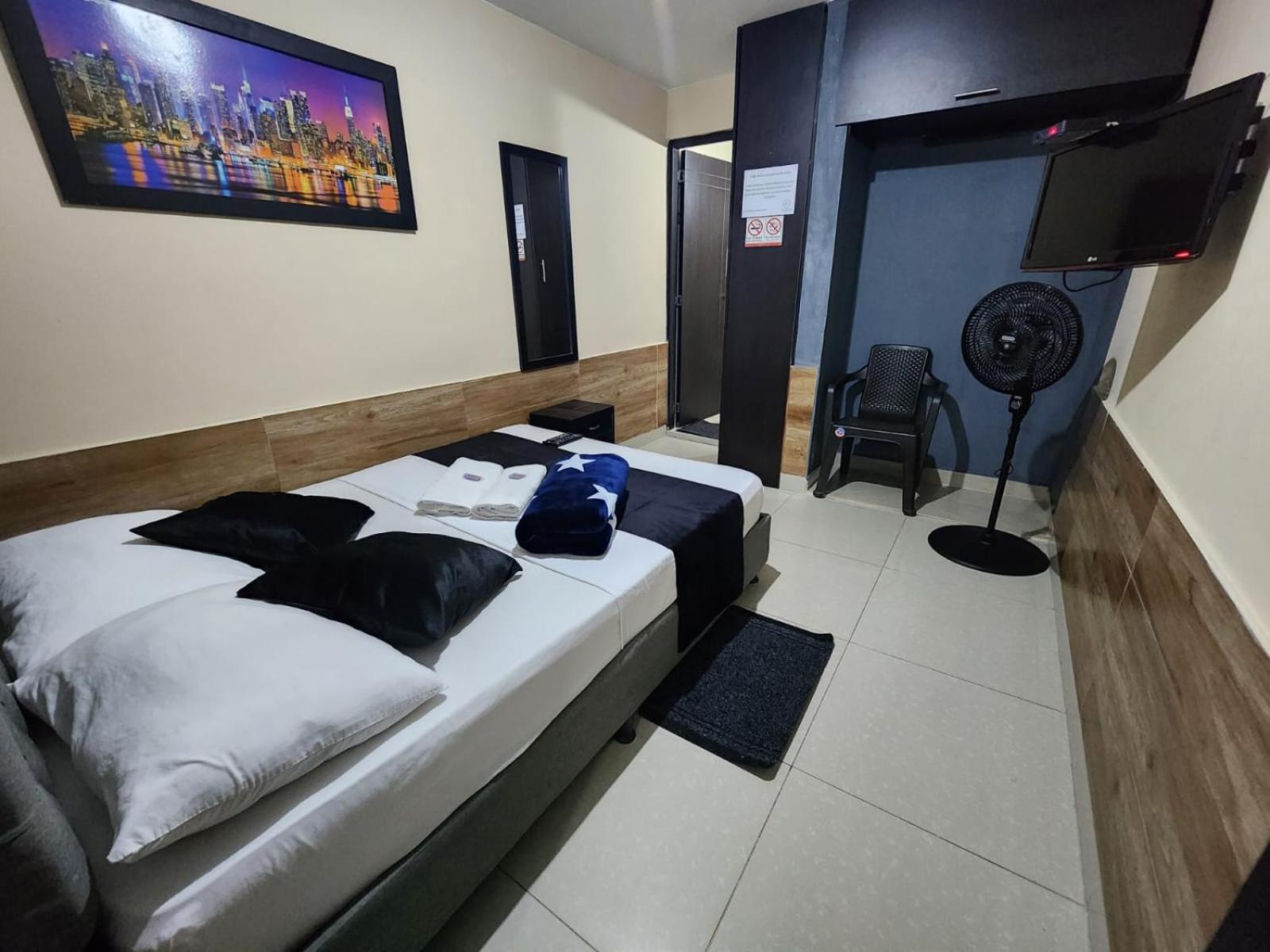 Hotel Medellin Calasanz Exterior photo