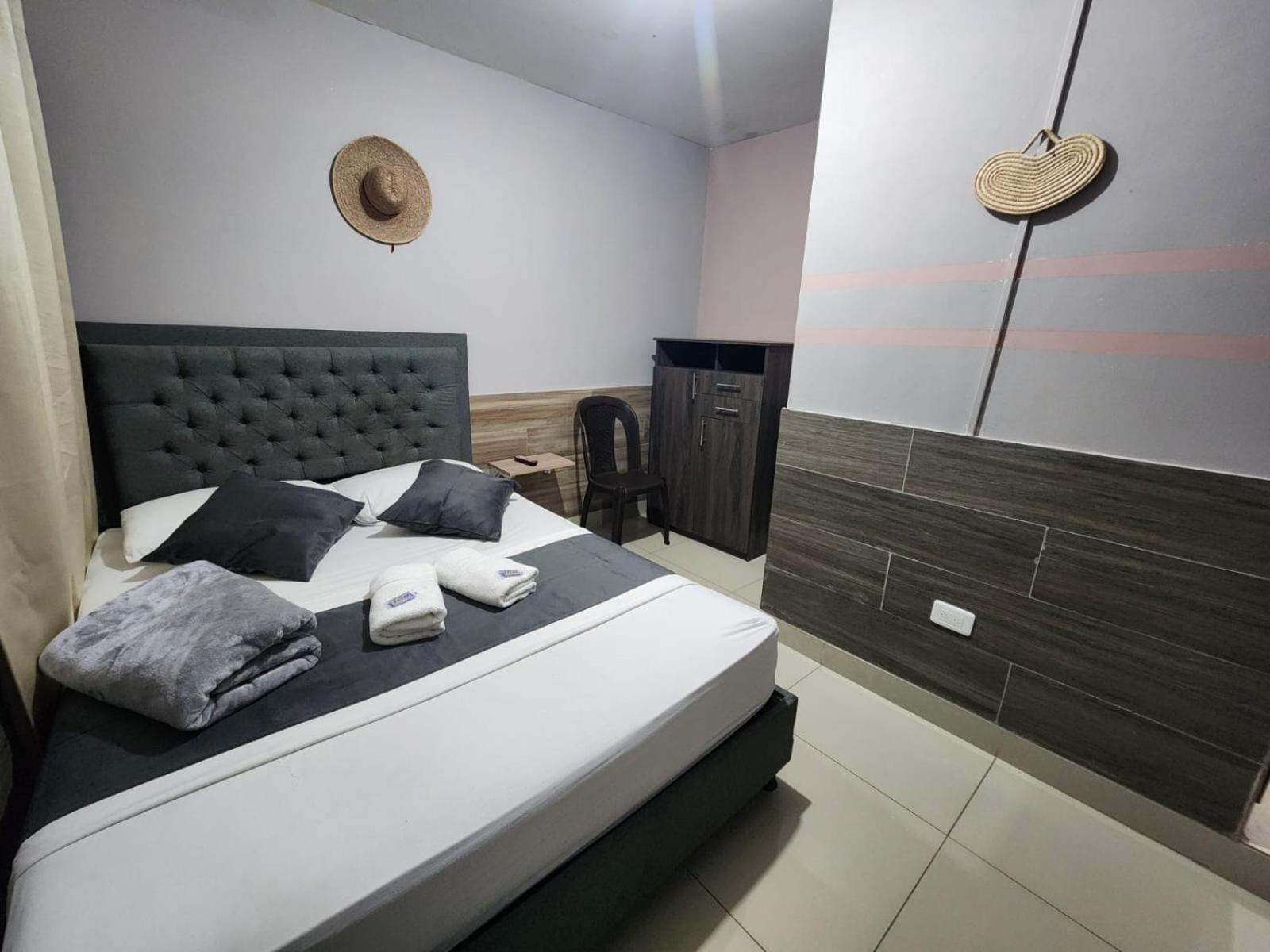 Hotel Medellin Calasanz Exterior photo